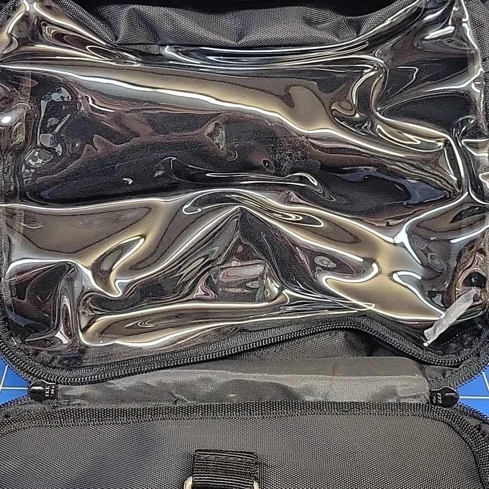 B & C Bag & Carry Travel Black Men's Travel 9.5x5x3 Zipper Bag